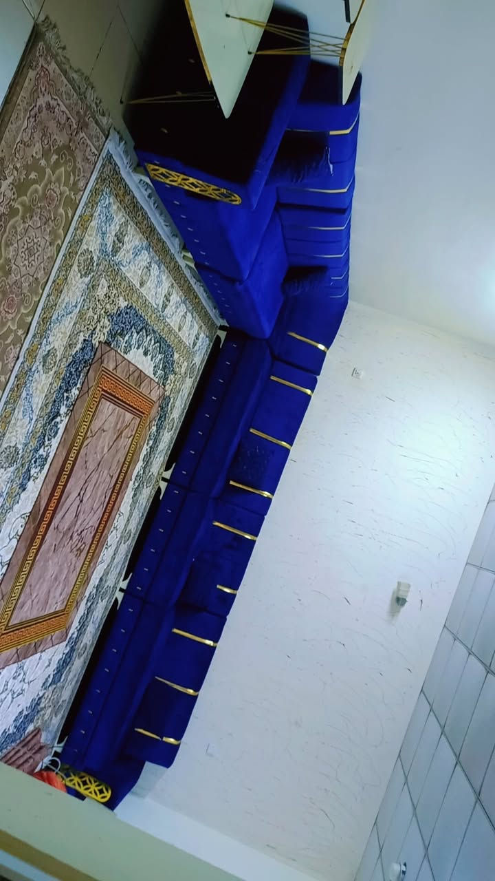 سلام عليكم تخم ديوان 14 نفر بعده جديد سعره250 مكاني أربيل اوينه شار متواجد واتساب ***********
