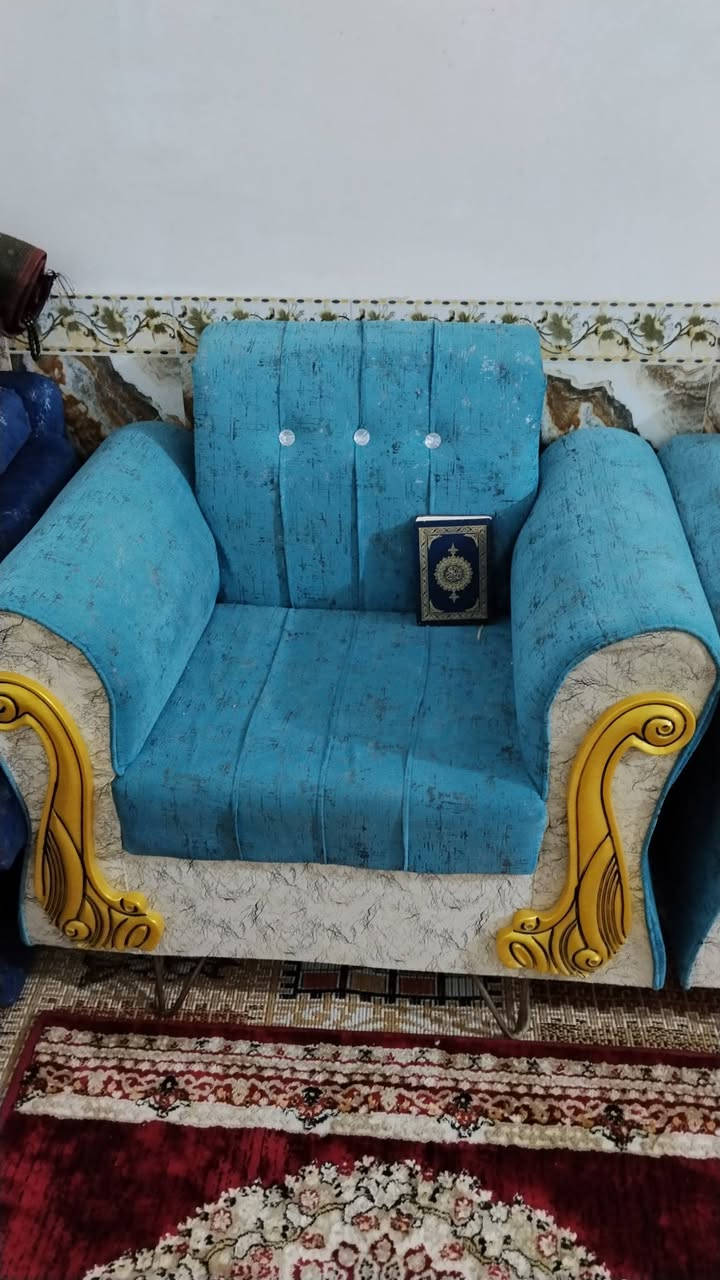 سلام عليكم اغراض للبيع كلمن وسعره عيني قنفات مقعدين ثلاث نفرات مقعد نفرين كراسي ثنين جربايه نفر بوفيه 6خانات طابقين 
كنتور بابين العنوان ناصرية مركز الاسكان الصناعي *********** متواجد وتساب وماسنجر
