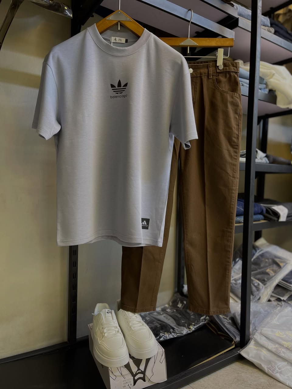 ازياء🔖محمد هاشم 
📍العنوان الزعفرانية _ نهاية شارع المعهد _ السدة _مجاور جامع المصطفى 

🚨🆘يتوفر خدمة توصيل لكافة المحافظات العراقية 

للحجز مراسلة البيج او التواصل عبر الرقم ***********
