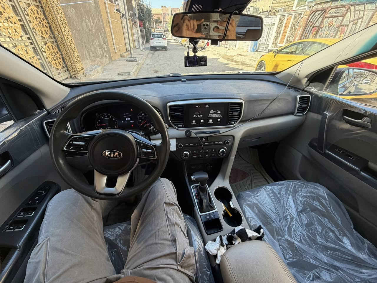 سلام عليكم
سبورتج موديل 22 
امريكي كلين بدون حادث 
سياره نضيفه كلش 
مواصفات 
شاشه جبيره 
تحكم جهتين استيرن 
رادار  امامي 
كامره دواره 
بعد بيها هوايه شغلات 
ماشيه 58 
***********
