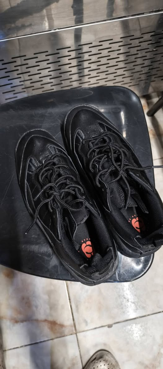 حزاء نايك Nike ✅
حزاء ما مستعمل قوي وعملي ومريح 
قياس 45 اوروبي يعني 44 
سعره 40 الف 
علما سعره بالوكالة 128$ 
موجود في كربلاء 
التواصل ***********
