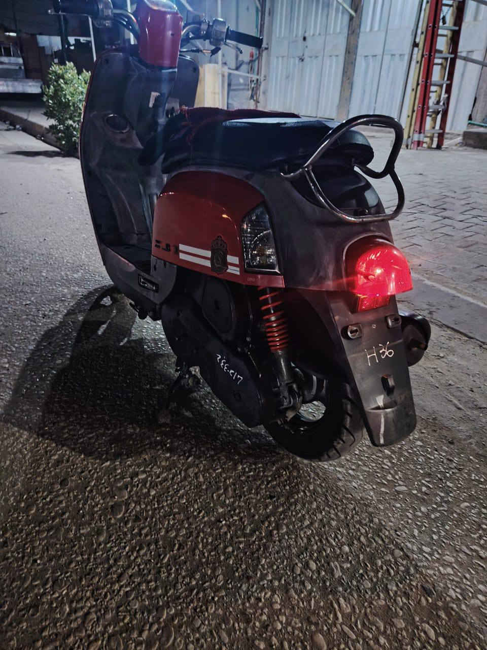 بوليس لبيع كلهة ختم واحد سعره 800وبيه مجال شراي يتصل ***********
