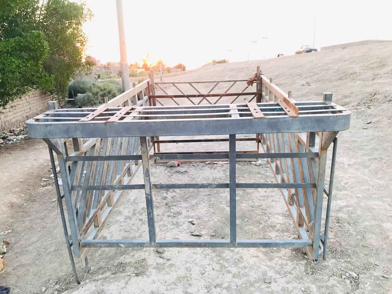 سلام عليكم 

محجر نضيف للبيع مال كيه فحل 

السعر 200الف بي مجال 

‭***********‬
