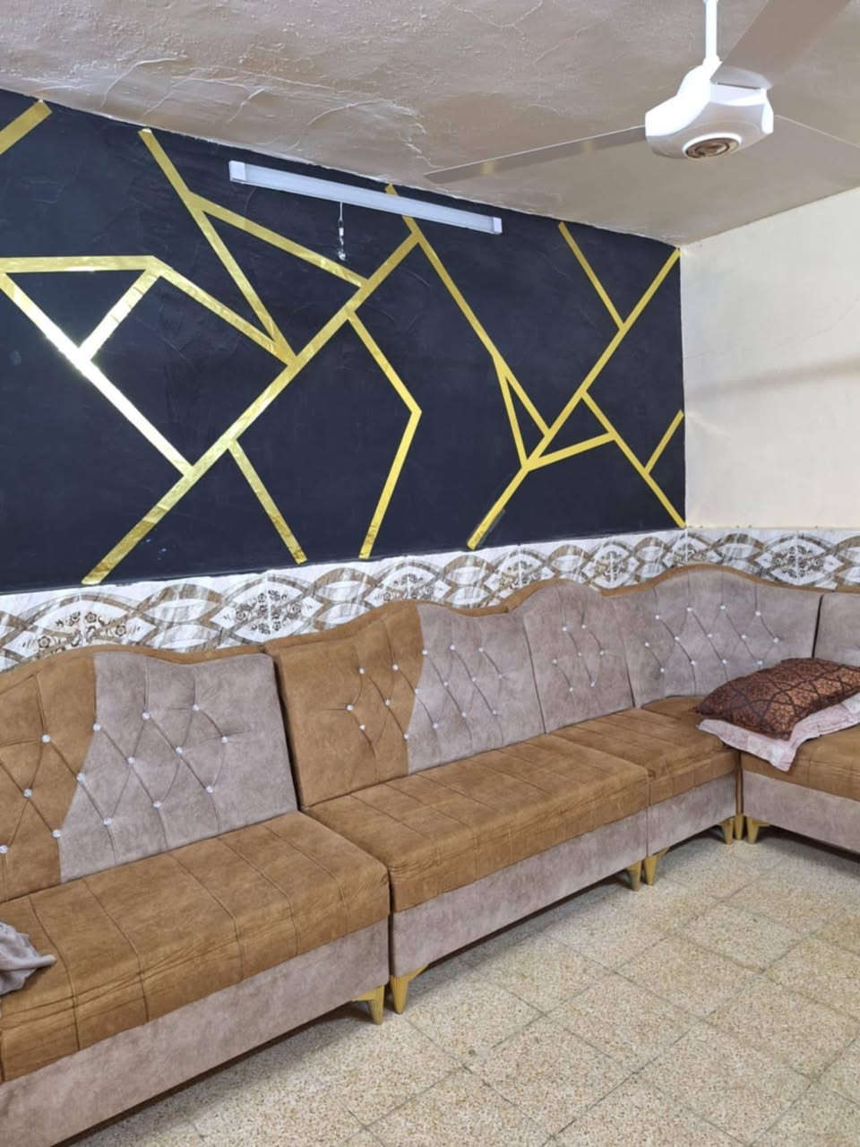 سعر مناسب جدا/  ٨٠ مليون فقط
بيت للبيع ١١٠ م واجهة ٧ م/ الرشيدية/قطاع٣/ قريب للمدارس والسوق العصري وسوق الروضة/ طابقين ونص/ الطابق الارضي غرفتين واستقبال ومطبخ وصحيات/ الطابق الثاني غرفتين وصحيات ومخزن/ الطابق الثالث غرفة كبيرة.
للتواصل: *********** واتس
***********
