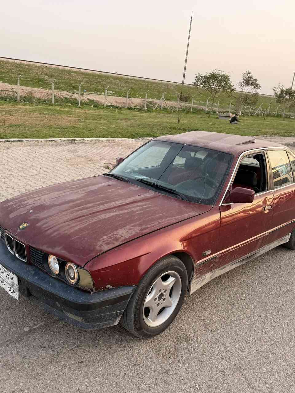 مزان كريم …..سلام عليكم اخوان بيمم موديل ١٩٩٠ كير عادي  حجم ٢٠ كير مكينه  شرط طراي مالتها من كركوك علي بغداد سيارة بدون اي حادث بدون اي ظررمكفوله علي كل شي بسس اير يد صبغ جارده سياره تيحاتي للجميع،،،،…. ***********
