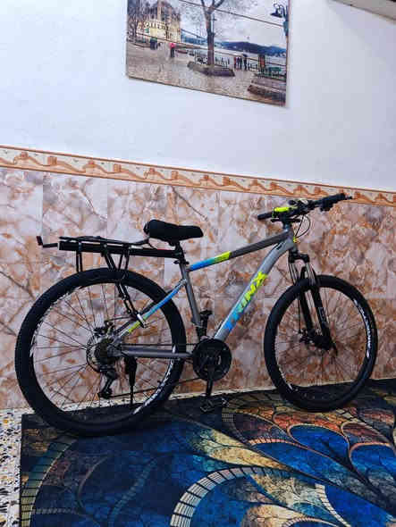 السلام عليكم 🤍
جبتها جديدة وكالة وطلع ما يناسبني ولا فارغله 👍

استخدام 3 ايام فوگ كل هذا جهزتها من الامازون كله ماركات صرفت عليها 100 الف 🤦‍♂️

جهزتها كفات المنيوم ماركة وجهاز انذار تحكم ريمونت بصمة جدا عالي وحساس لأقل حركه وقفل دسك ضد الكسر والماء سويچ وڤيدرالية شحن تايب سي و واقيات چاملغات دبل ضد الكسر و غلاف كشن سرج طبي و سيباية ترحال المنيوم 💯

الدراجة فول المنيوم وزن خفيف جدا لون مميز دزاين ايطالي ترينكس فئة M116 حجم 27.5 فريم عالي قياس M سستم شيمانو 3 سرع امامي 7 سرع خلفي كلشي شيمانو 🚲

(الصور هاي قبل اضافات الذكرتهن بين موجودات بالصورة بس بعدين شديتهن) ♥️

السعر 220 الف ✅
(هذا السعر شامل الاضافات والتوصيل) 🎁

المكان بابل قضاء الهاشمية ✓
للحجز والاستفسار مراسلة الصفحة او واتساب *********** ✓
