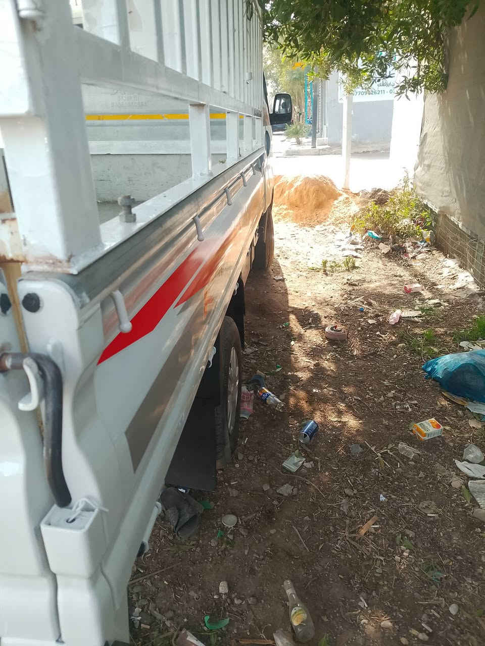 السلام عليكم كيه موديل 10 رقم بغداد محرك 2700 السيارة جاهزة للعمل تخم تاير جديد محرك  وكير وكسن وشاصي كفاله صبغ بصيط دوشمه جديدة محجر تفصال عنوان بغداد حي الامين السعر 90وبيها مجال بصيط ***********
