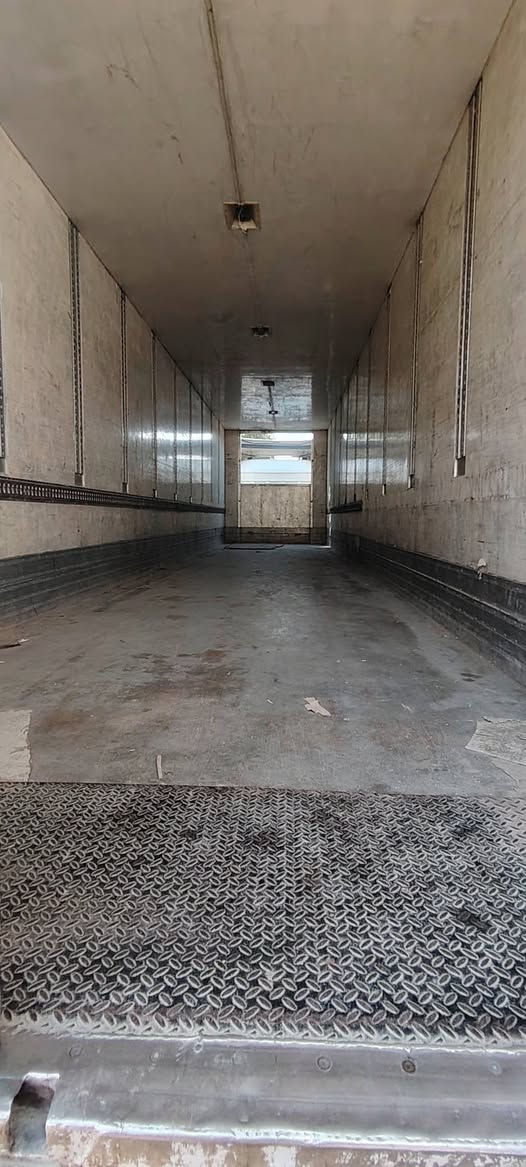 سلام عليكم براد شيرو ارتفاع ٢٧٠بلادي مكفول شاصي ودناكير تايرات نص عمر بس دعمه بصيطه فقط سمك ٧ جاهز للشقل مانقصه شي سعر ٤٠وبيه مجال بسيط***********///
