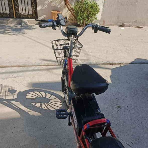 سلام عليكم باسكل شحن للبيع
جاي تشوف نظيف كلش بطاريته زينات مابي اي مسكله 
سعره 125 قفل 
رقم الهاتف..‏‪***********‬‏
