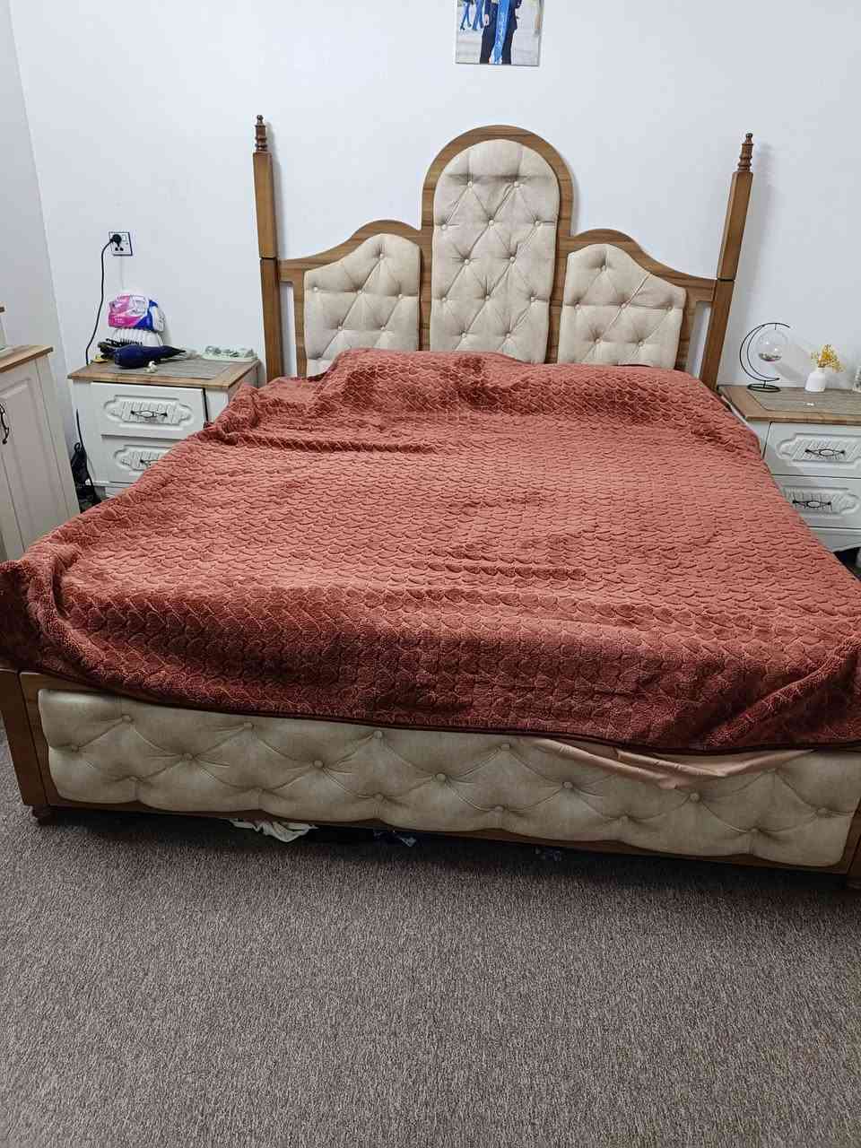 السلام عليكم غرفه تركيه جديده نضافه 100/100 السعر مليون او 100 بيها مجال قليل العنوان بغداد البياع الرساله الثانيه ***********
