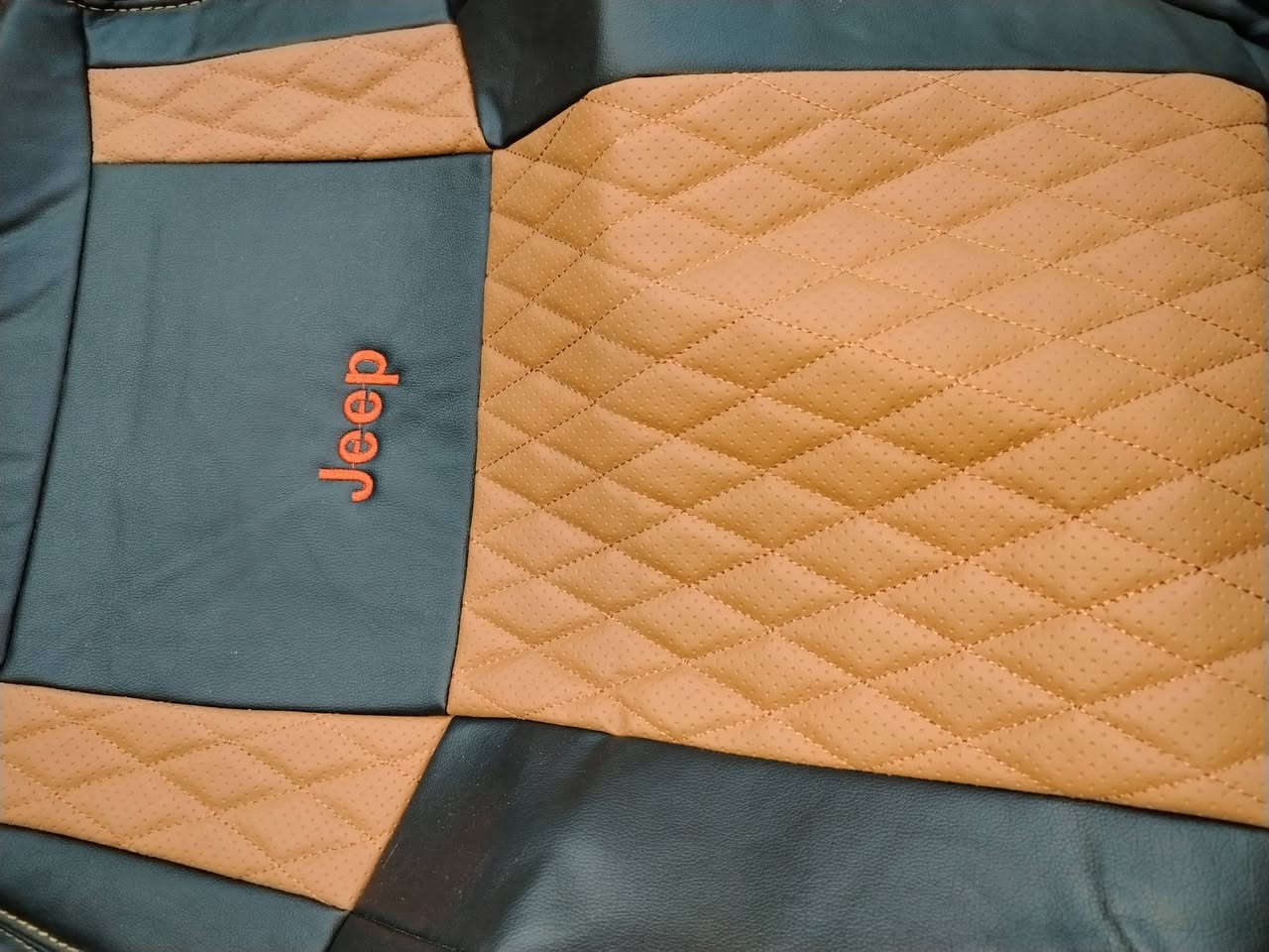 تلبيس كشنات
لون اسود بقمر الدين 
جلد ثخين درجة اولى 
لسيارة جيب لاريدو  خمس مقاعد 
بكل ملحقاتها 
جديدة غير مستخدمة 
السعر 60الف
***********
ابو الخصيب
