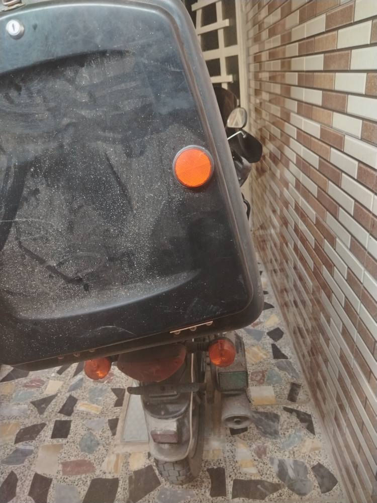 السلام عليكم
للبيع دراجه بوكسر موديل 21 رقم وسنويه بأسمي تحويل مباشر الدراجه متروكه تجي وتشوف بعينك
السعر 1.900 وبيهة مجال
للتواصل
*********** بغداد, العراق
