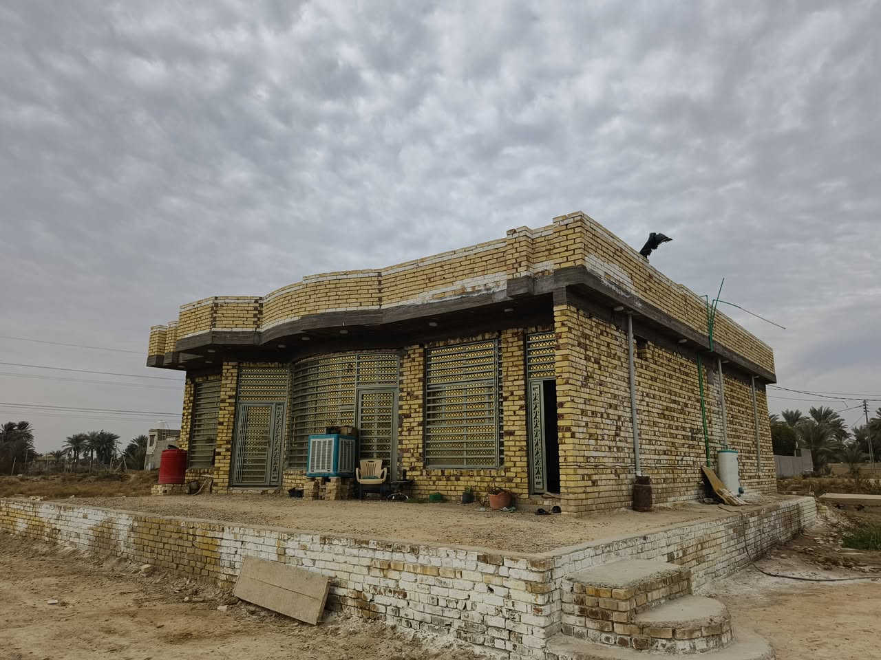 السلام عليكم/للبيع دونم يحتوي على بيتين مساحه البيت الواحد /270/الموقع بابل /تبعد عن الامام بكر (ع)كيلو الاستفسار على  الرقم التالي /***********
