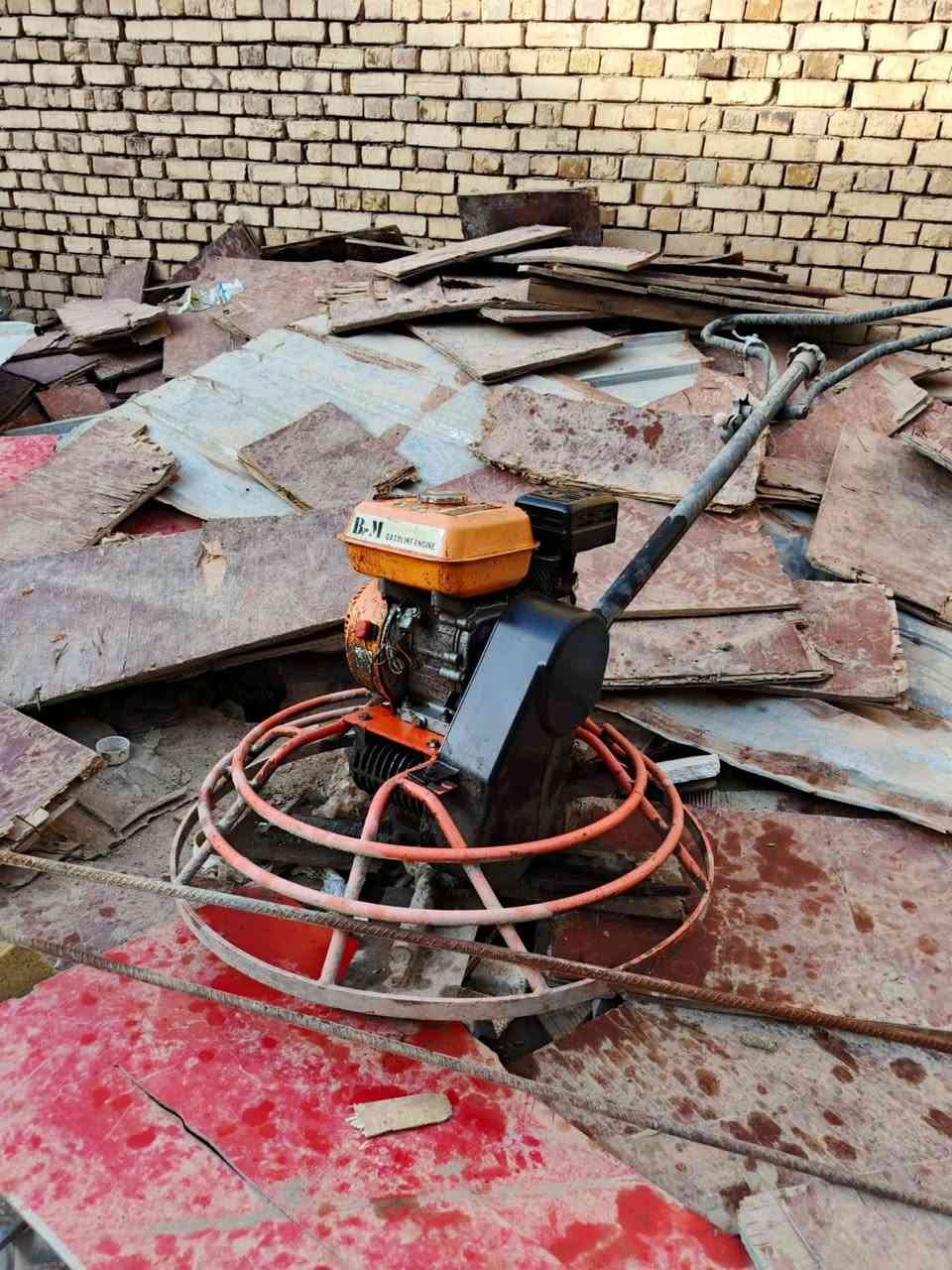 سلام عليكم شباب عندي هذني الغراض لبيع حادله عدد 1 وكمبكتر عدد 1 وهلكوبتر طياريه كلهنن شغلات مكاني ناصريه مركز منصوريهه سعرهن خاص وبيك خير وتدلل الشراء لا يراسلني  هذا رقمي ***********
