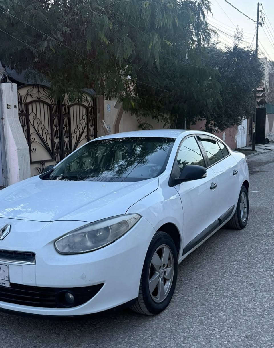 رينو ٢٠١٣ بيها قطعتين ونص تقريبا صبغ السيارة كلها شرط محرك كير طخم امامي وخلفي شرط السيارة بيها قاصرين ٤ سنوات تتحول وباقي الاجراءات القانوينة كلها شرط سعرها ٥٥ وبيها مجال ***********

