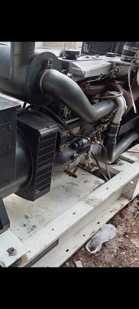 مولدة بيركنز ١٥٠ كيفي نظيفه جدا سيت بلادي للبيع بغداد ***********
