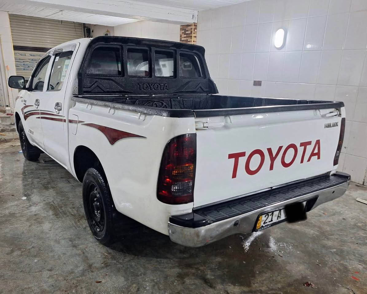 للبيع تويتا هايلوكس موديل 2006سعودي شاصي 19رةقمةسليمانية سةنةوية جديدة 2028بسمي بشرط طحويل 3قطع صبخ كفالة عامة سعرة 133$مكان كلار *********** كالار, السليمانية
