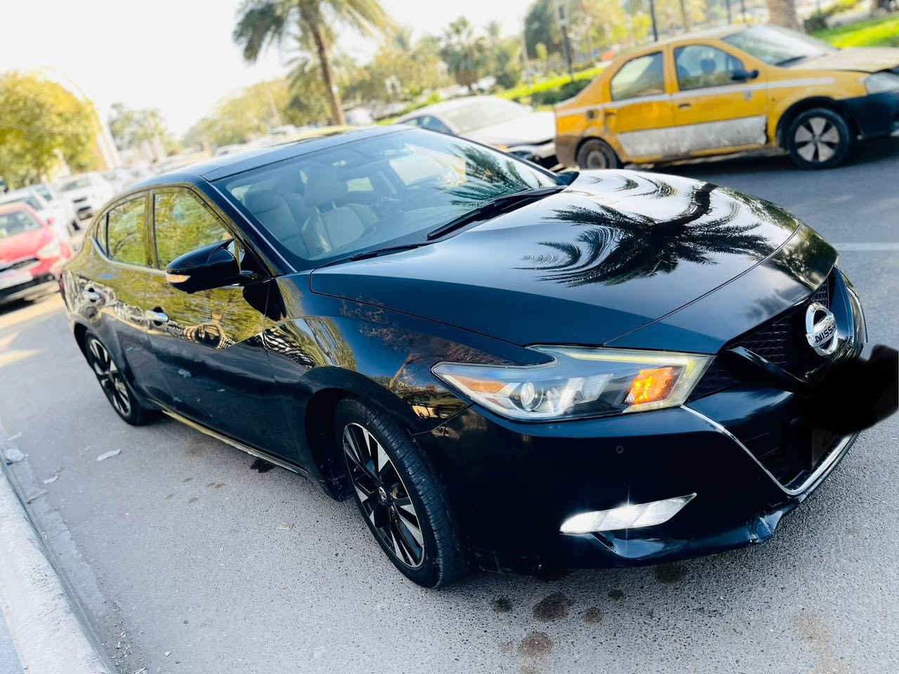 السلام عليكم
نيسان ماكسيما 2018 
للبيع
فول مواصفات السيارة
 SR خليجية للبيع 

سوداء اللون 

شفتات ستيرن فقط بالSR 

محرك 3500 كير  CVT

كشنات جلد بيجي تدفئة تبريد 

كراسي كهرباء كلها 

كامرة دوارة ٣٦٠ درجة

رادارات امامي خلفي جانبي 

حساس امامي وحساس  خلفي 

بردة خلفية 

بانوراما 

نقط عمياء 

12  سماعة سستم Bost 

منضومة زينون حديثة

كروس سرعة  

ويلها ١٨ بلادي مبدلة علمود الطسات

رقمها سليمانية  رقم الجديد سنوية ٢٠٣١ جديدة 

ادامة جديدة لمنضومة البانزين كاملة 

باتري جديد 

ادامة مستمرة لدهن الكير 

سيارة نظيفة وماناقصها شي استخدام داخلي فقط 

ماشي 117000 الف كيلو متر km

السعر 15300 $ وبي مجال بسيط

للاستفسار الاتصال

0783 468 7626
