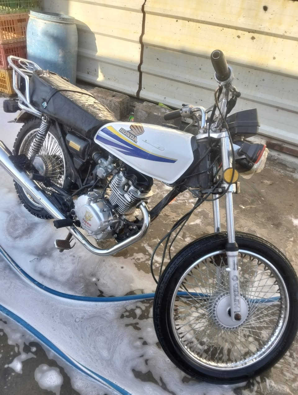 السلام عليكم دراجه يراني 4. كير للبيع موديل 21 اوراق كامله سكن بغداد تقاطع النهروان رقم ***********
