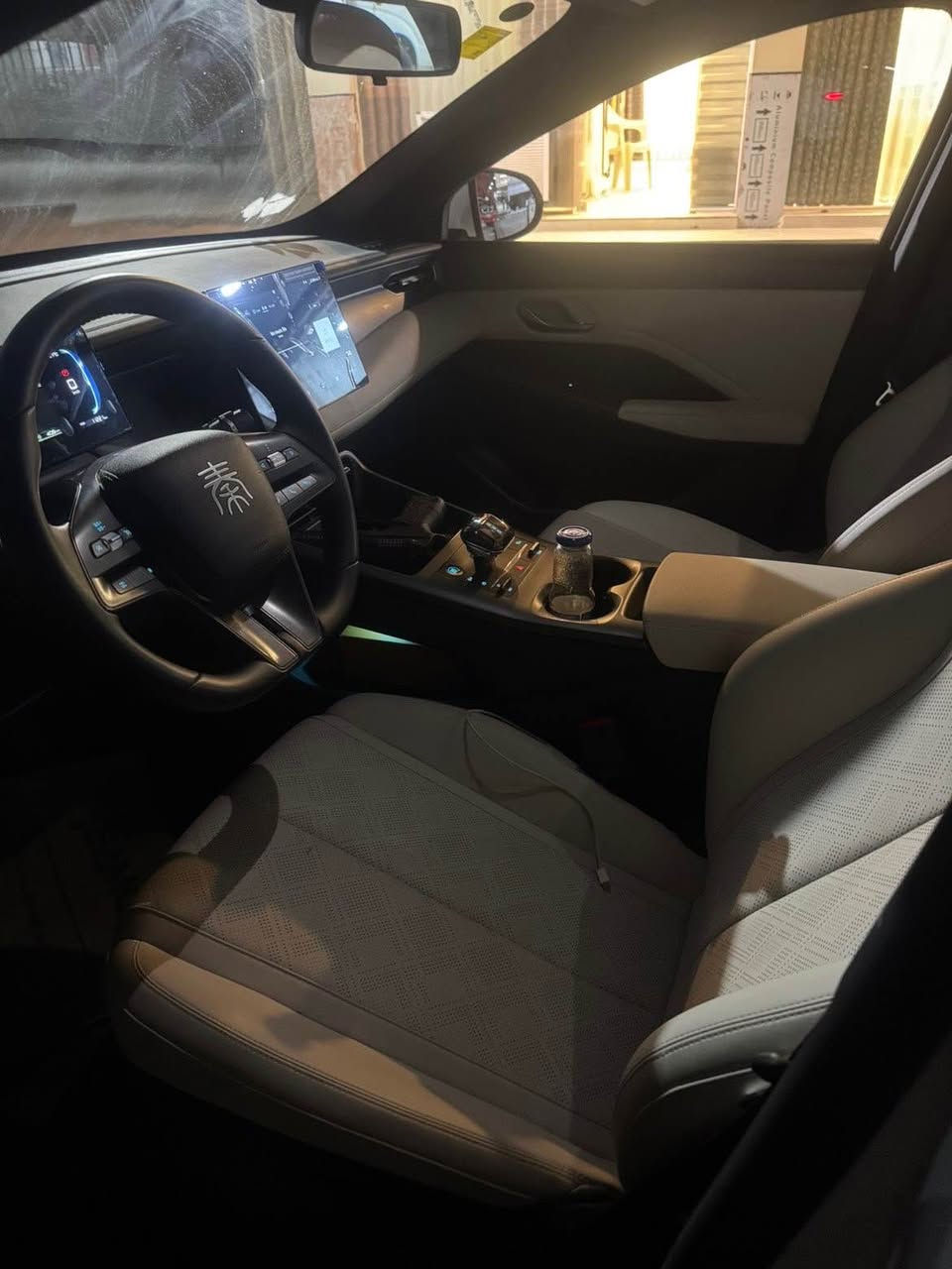 BYD 2025 Quin plus 
هيچي نيه بي سبوغ بي ته عديل بي ته زره كوت زور جوانه و خاوينه هيچي نيه ناو سپي
١١ هه زار رويشتيه    
ره قه م ته له فون وه تسئاپ
***********
*********** أربيل, العراق
