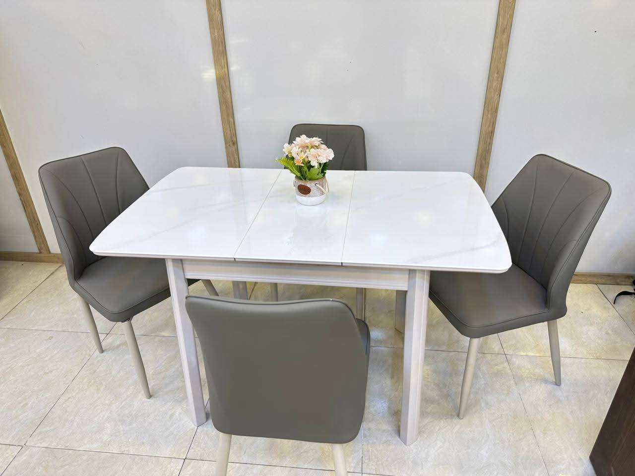 ميز طعام مرمر نوعية ممتازة جدا 💯 يتحمل وزان ثقيله
السطح مرمر 
الأرجل حديد قويه جدا صبغ حراري 💯 
الكراسي جلد لاصلي درجه اولى 💯 
منشأ تركي 😍🇹🇷 

للحجز والاستفسار يمكنك مراسلتنا على الصفحه الرئيسيه 

توجد خدمه توصيل كافه محافظات العراق 🚛🚛🚛🚛


**إذا كنت صاحب هذا الإعلان وتريد حذفه لأي سبب، رجاءا أرسل رسالة إلى الدعم الفني**