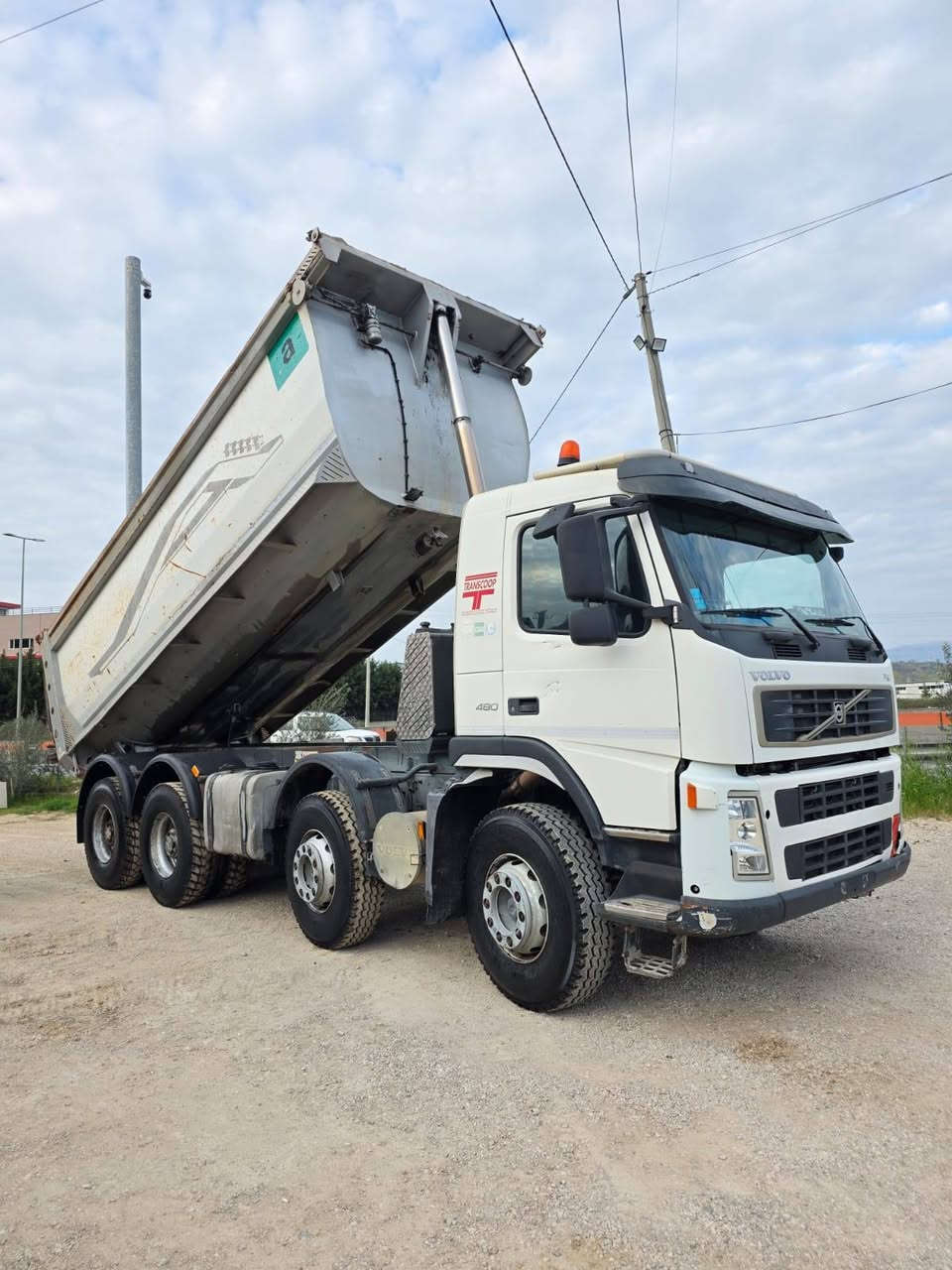 Volvo FM 480
موديل 2008
مشتغل ٣٤٠٠٠٠
بودي ٢٠ متر 
السياره ورق 
مكفول من كلشي 
السعر ٤٣الف دولار شامل الشحن والكمرك ورقم مدة الوصول ٢٠يوم بعد الأتفاق وربي يرزق الجميع


**إذا كنت صاحب هذا الإعلان وتريد حذفه لأي سبب، رجاءا أرسل رسالة إلى الدعم الفني**