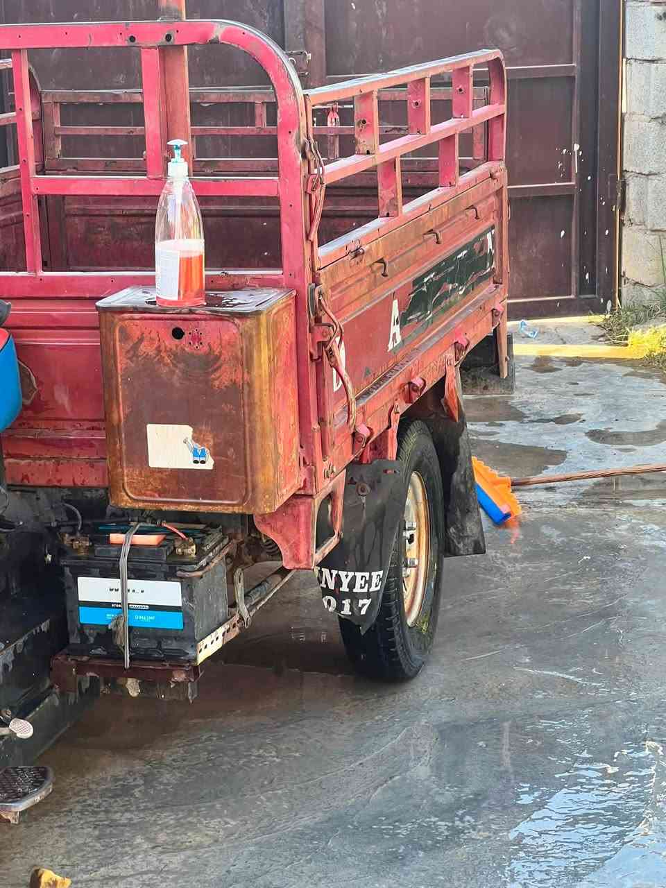 ستوته دايوان للبيع موديل ١٨. اورق كامله ٧ورقات محرك دبل امامي  واكسل ام طير  
السعر ١١٥٠
مكان الوجيهيه تقاطع الجيزاني 
رقم ***********
