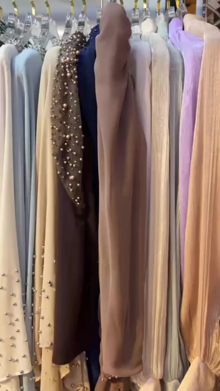 فساتين لبيع مال دبي وتركيات 60قطة نضيفات كولش بسعر مناسب جدأ ***********
