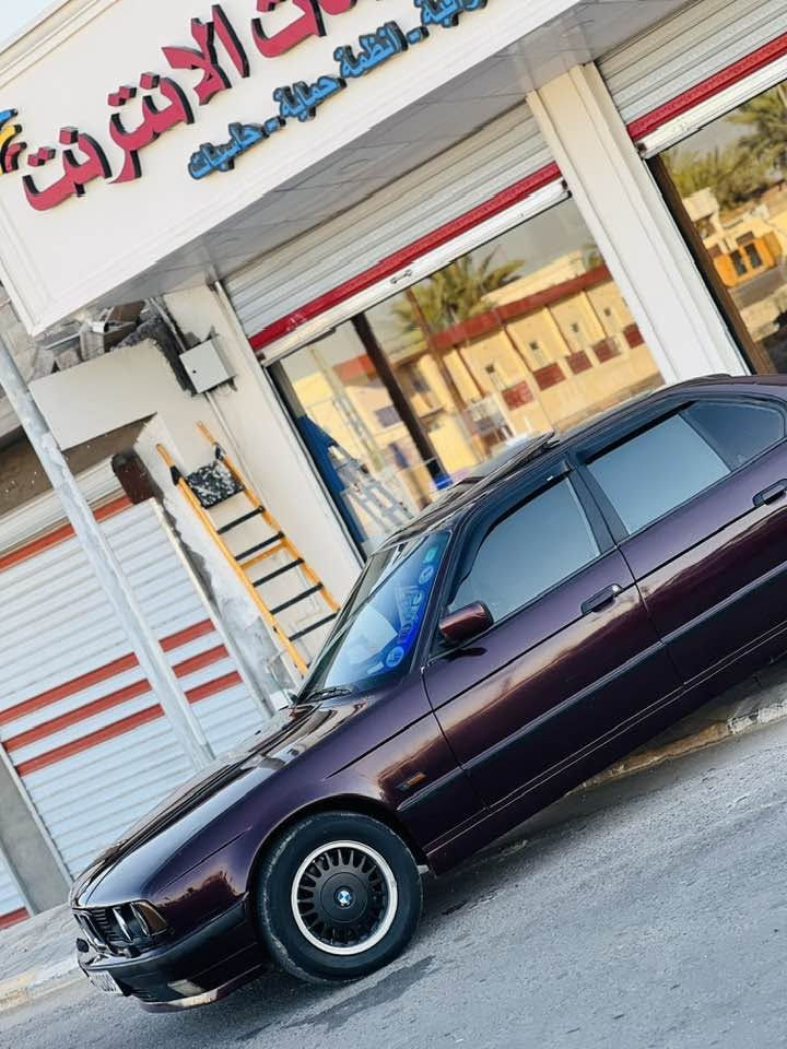 السلام عليكم 
BMW للبيع 
موديل 91
السياره جاهزه مجهزه 
رقم صلاح الدين دولي 
كير محرك شرط 
تخم تاير جديد 
كهربائيات كلها شغاله 
سلايت 
تبريد ثلج 
الاستفسار ***********
