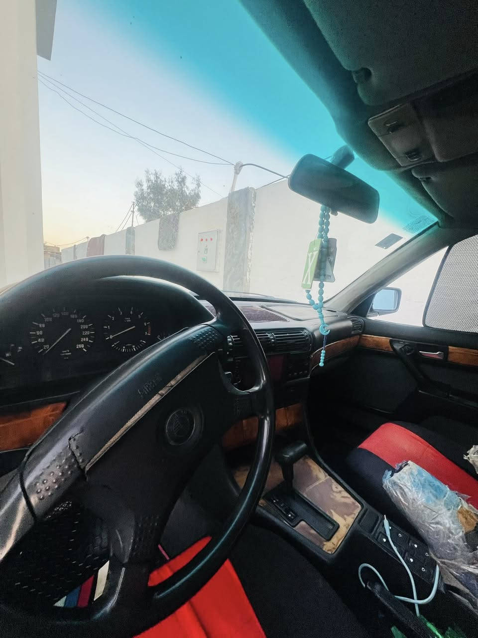 بي ام للبيع موديل 93حدادية
جديدة تخم تاير 
تبريد شغال 
كير محرك شرط 
سيارة جاهزة 
رقم انكليزي باسمي 
سيارة سعرة 60 وبية مجال


**إذا كنت صاحب هذا الإعلان وتريد حذفه لأي سبب، رجاءا أرسل رسالة إلى الدعم الفني**