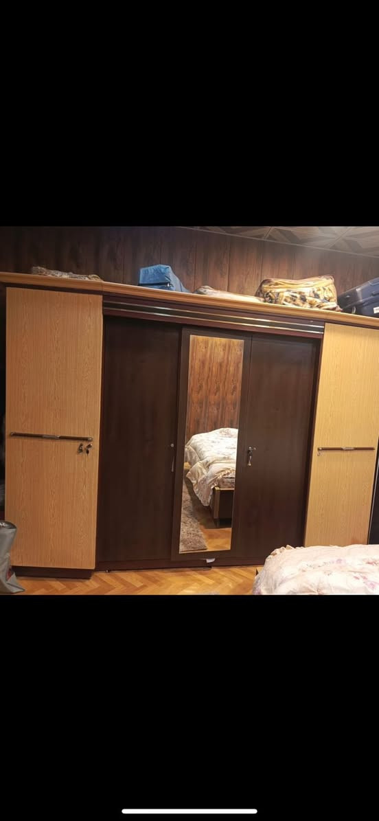 غرفة للبيع ٤٥٠ الف مابيها اي ضرر وتكمة تخبل وخشب قوي ثكيل 
مستعجلين عليها 
البلديات


**إذا كنت صاحب هذا الإعلان وتريد حذفه لأي سبب، رجاءا أرسل رسالة إلى الدعم الفني**