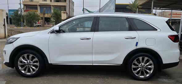 السلام عليكم
سورينتو للبيع
الموديل: 2019 خليجي محرك V6
الرقم: أربيل دولي
عداد المسافة: 162 ألف كيلو متر قابل للزيادة
المحرك والگير: بلادي بدون فتح أو تبديل
الضرر: مكفولة من الصبغ والتبديل
الملاحظات موضحة في الصور: تعديل وتكحيل في باب الراكب الأمامي (شخط بحدود شبر تقريباً) + تعديل وتكحيل في زاوية الجاملغ الخلفي الأيمن بحدود أربع أصابع + تعديل في الزاوية اليسرى للدعامية الأمامية
المواصفات: نص فول
سبعة راكب / ثلاث قطع تبريد / بصمة تشغيل وأبواب / تحكمات ستيرن / حساس أمامي وخلفي / كاميرا خلفية دوارة / مقاعد جلد والتحكم فيها كهربائي / صندوگ كهربائي/ مثبت سرعة / أربع وضعيات قيادة / لايت ثلاث عدسات / إشارة بالمرآة مع طي المرايا كهربائياً + بقية مواصفات السورينتو المعروفة
شرط الوكالة أو التحويل
السيارة حلوه وما ناقصها شي للجناي
مكان السيارة: صلاح الدين / العلم
السعر: 245 ورقة وبيها مجال
رقم الهاتف: ***********
