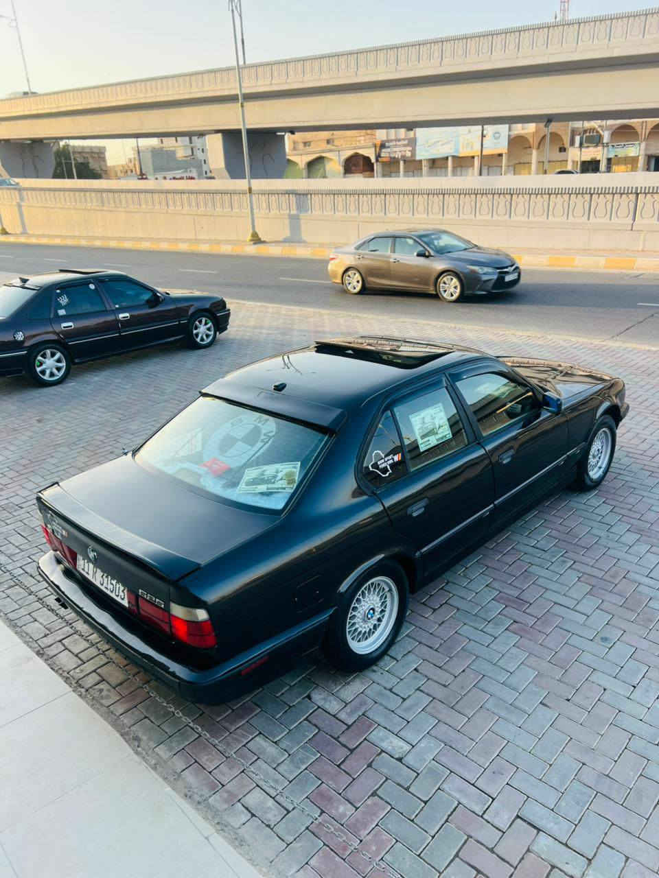 للبيع الحلوه تفاصيل
السلام عليكم للبيع بي ام موديل 1992 بسعر مناسب 63وبيها مجال  للشراي محرك مسكر شرط كير وتماتيك شرط صدر امامي خلفي جديد تخم تاير جديد تخم ويل اصلي بلادي رقم بغداد دولي سنويه الغايه 2029 هزه جديد تبريد ثلج ه تدفئه نار السياره صبغ عام جماليه بدون اي حادث غرفه جديده دبل يرباك ستيرن يرباك السعر 63$ وبيها مجال مكاني تكريت الزهور
***********
***********
