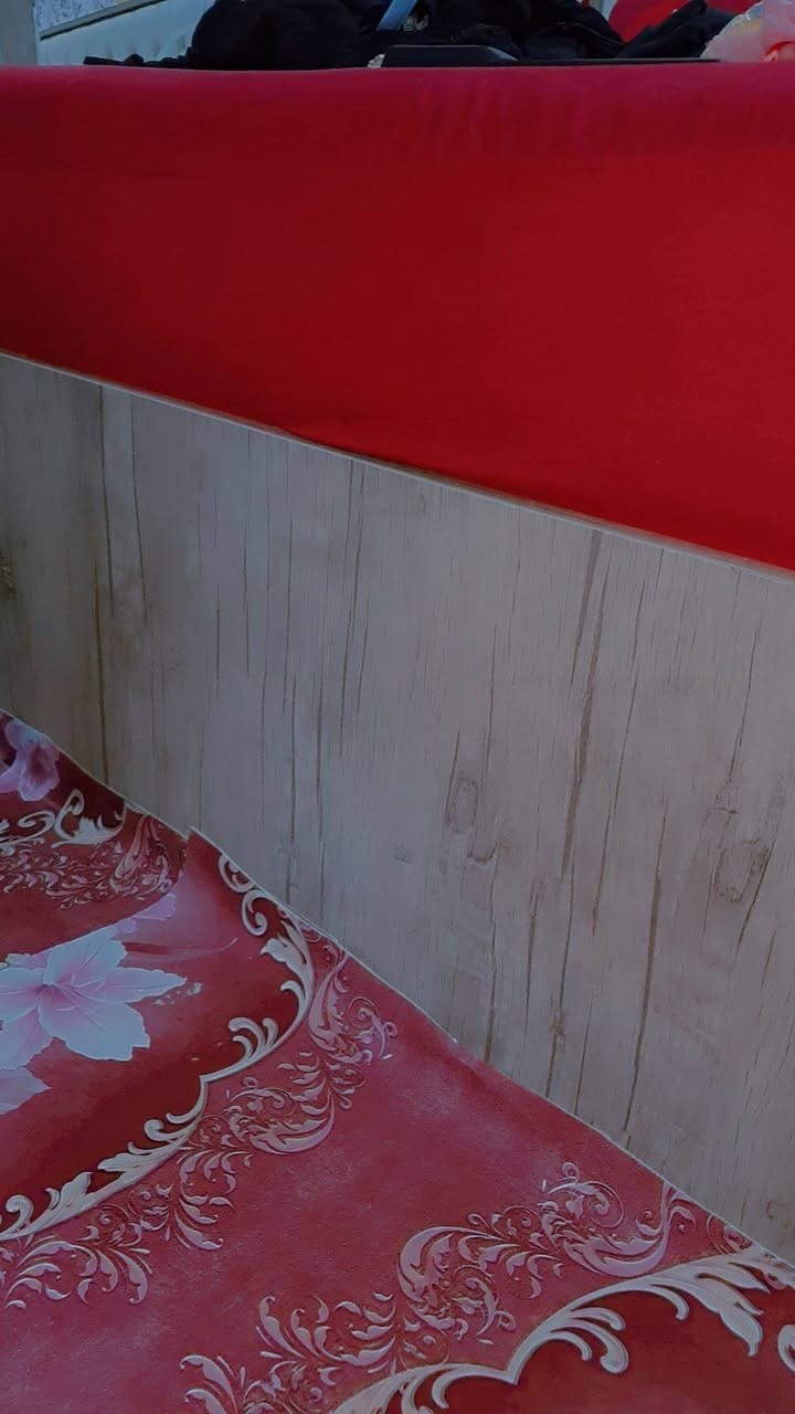 السلام عليكم غرفه تركيه للبيع درجه اولى سبع قطع كنتورس لايت السعر 550 والشراي بخير ويتدلل مكاني نجف ***********
