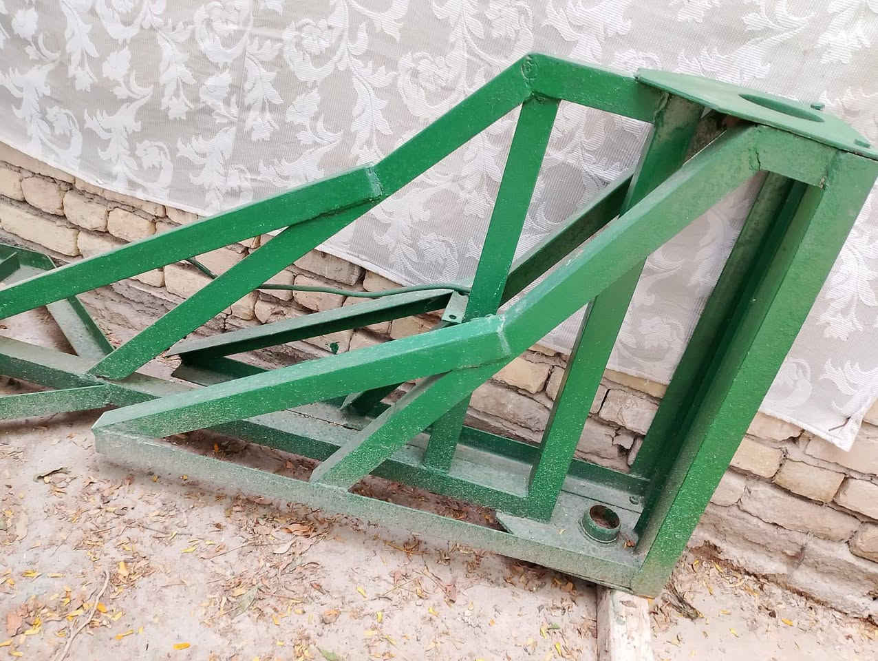 السلام عليكم ونج نظيف للبيع وياه اربع عرباين مستخدم قليل السعر خاص او اتصال على رقم ***********
