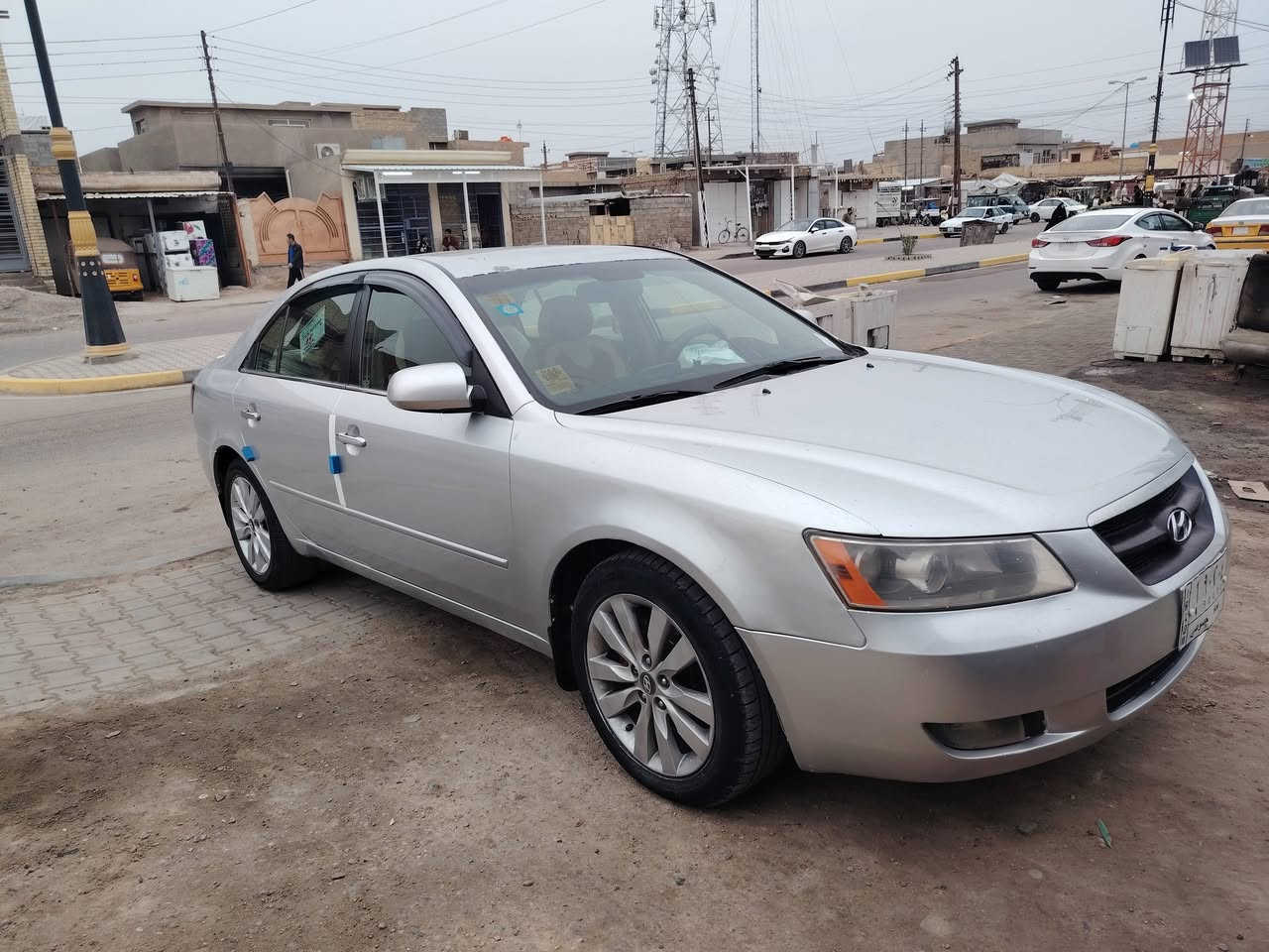 سلام عليكم ورحمة الله وبركاته
سوناتا م 2007 رقم بغداد الأماني تحويل مباشر..... 
سياره فول موصفات فتحه تحكم كشن كهرباء.....
سياره وارد أمريكي ليبل واحد واردها بسيط كلش يم داير بدون دواخل.... 
سياره مصبوغه حزام الجماليه كفاله من صخه تكم وقماره وداخل كله شركه مكفول.....
محرك   v6 سندر سياره تراي البصره.....
محرك كير مكفول....
كهربائيات كله شغال من دعاميه الدعاميه.....
داخل كله جديد....
سماعات تخم الاندكروز....
منضومه زنون كامله سعرها 300 دولار
سياره جديده بلعافيه ع ياخذها..
بدون بارد بدون شخوط سياره جاهزه من كلشي
السعر 95 وبيها مجال بسيط حك جيه
عنوان بغداد ابي غريب النصر والسلام
***********. ***********
