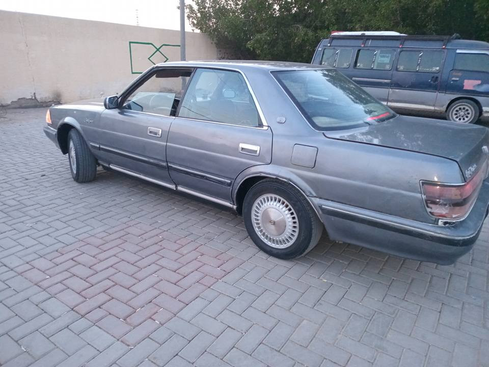 السلام عليكم للبيع تويوتا سوبر هارتوب موديل1991باسمي الرقم الدولي الجديد ديالى تحويل باي دائره مرور اني محولها بالطوبجي هزه جديده سنويه جديده مصبوغه عام للجماليه مكفوله من الضربه والدواخل مجرد طخات وصبغ  *********** مكان السياره بغداد العامريه السعر 34$ كير ومحرك مال بطه شاده قبل 3 أشهر  والسياره خير من الله يرادلها شويه ترتيب قليل وتحياتي للجميع بغداد, العراق
