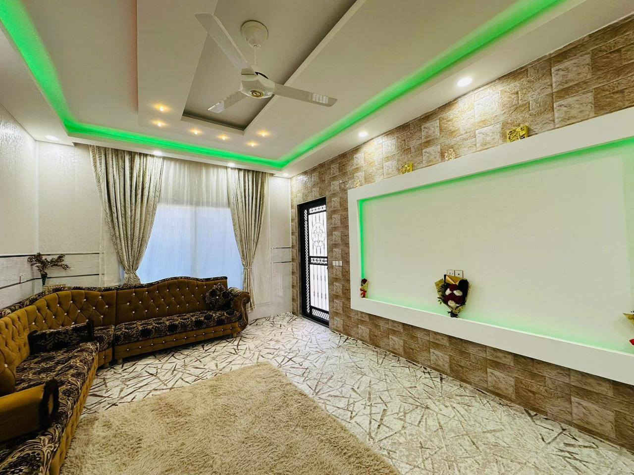 #اعلان_سكني 📒
دار للبيع حي الفلاح١ قريب على شارع الملعب، سند زراعي ٢٥ 
#المساحة/  ٢٠٠ متر/
#الجبهة/ ١٠ متر  /
#الطابق١//  ٢ غرفة نوم   استقبال مطبخ صالة صحيات 
#الطابق٢// ٤ غرف نوم صالة صحيات 

#***********
#***********

قناة التلكرام/
https://t.me/Mosul_Realestate

موقع الانستا/
https://www.instagram.com/mosul_realestate

قناة اليوتيوب/
https://youtube.com/@mosul_real_estate

#مؤمن_للعقار 
#اعلان_تجاري
#اعلان_سكني
#الصديق #الحدباء #الكندي #البلديات #السُكر #الكفاءات #المثنى #النور #البريد #المصارف #الزهور #القادسية #الايمن #الايسر 
#الموصل
#نينوى
#العراق
