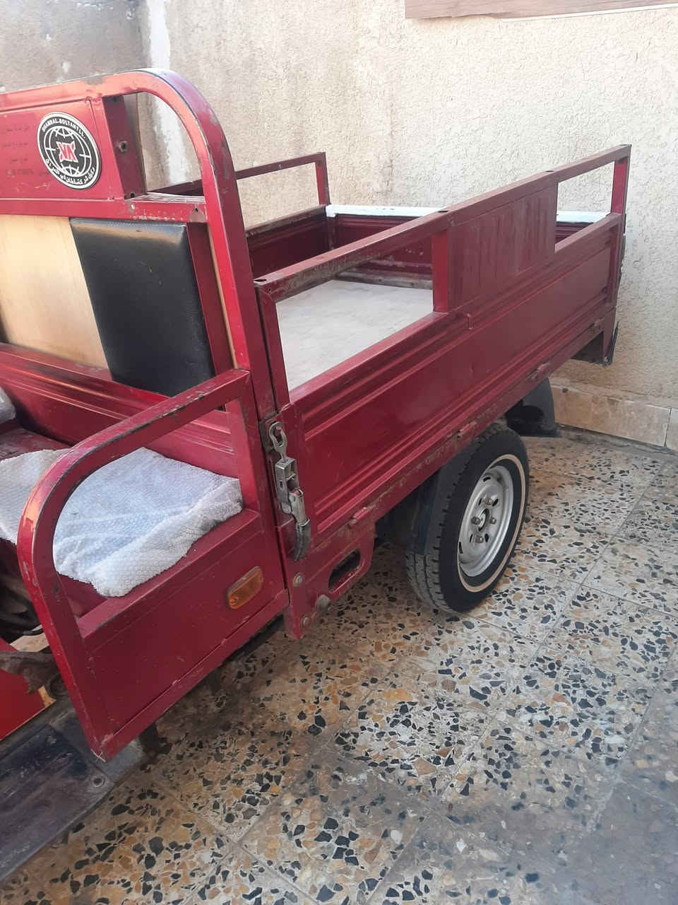 السلام عليكم شباب هاي ستوته للبيع موديل 21 مكاني أبو رمانه السعر 3 ملايين وبيه مجال ***********
