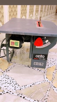 منشار كهربائي • منشار خشب • نضيف