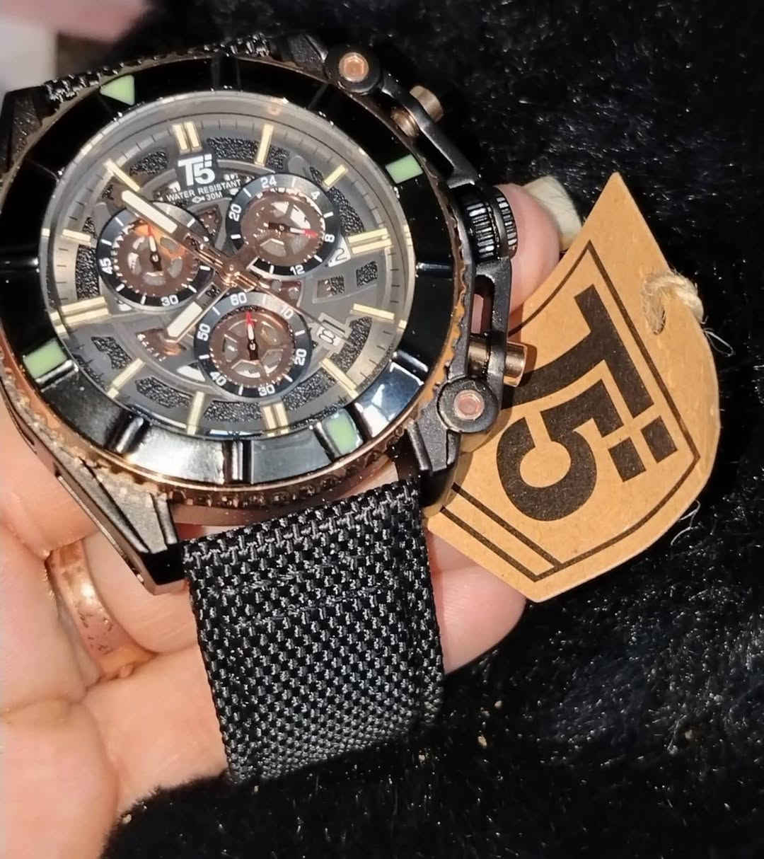 ساعه ماركه كوالتي عالي سناتر شغاله قطعه عملاقه كلش حلوة وراقيه التعجبة يخلي سعر وبلعافية علياخذها


**إذا كنت صاحب هذا الإعلان وتريد حذفه لأي سبب، رجاءا أرسل رسالة إلى الدعم الفني**