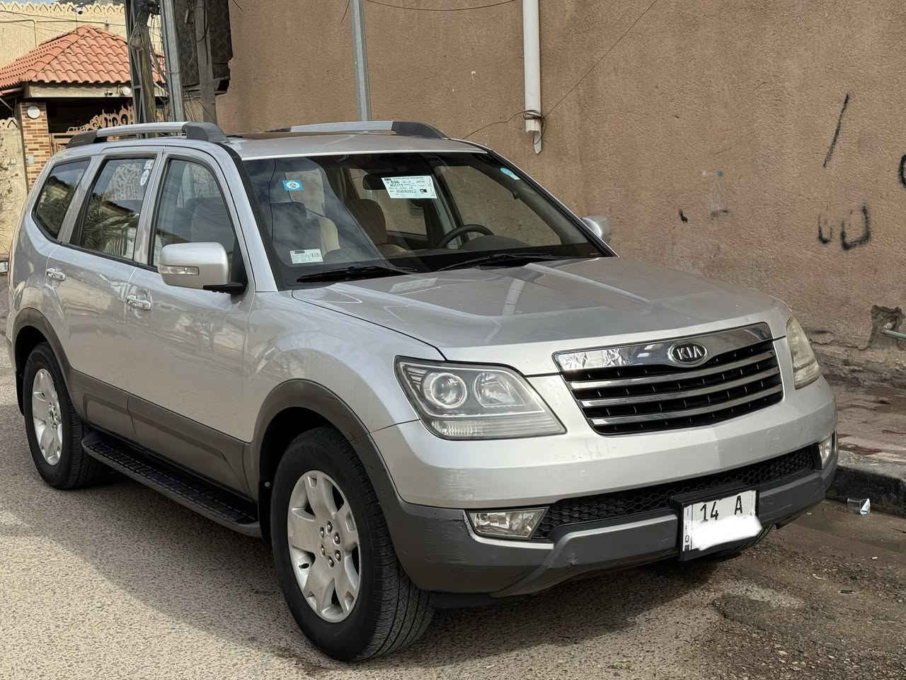 للبيع كيا مهافي موديل 2009 كفالة عامة صبغ ضربة تبديل فتح ما عدا شبر بارد جهة الراكب بلباب فقط كد شبر باقي كفالة مكينة وكير مكفولات بدون فتح على وضع الشركة سيارة فول مواصفات كشنات جلد وكهرباء فتحة حساسات تحكمات ستيرن وبعد بيها هواي مواصفات سيارة على وضع الشركة ماشية 114 الف حقيقي الكتلوكات والارضيات مال شركة والبصمات الاحتياط وياها وجاهزة برغي ما بيها نقص مكانها البصرة الامن الداخلي  السعر 118 وبيها مجال للأستفسار ***********//***********
