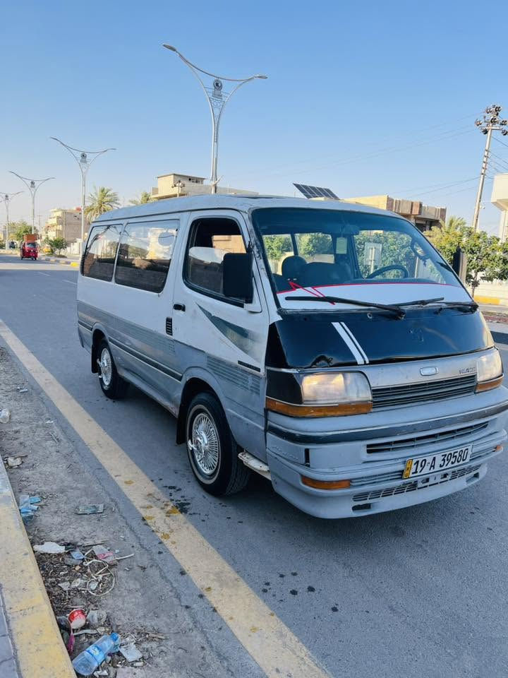 سلام عليكم للبيع تيوتا هايسا موديل 1992 رقم كربلاء دولي حمل سنويه 2030 مشروع وطني تحويل او وكاله مكينه وكير بطه 2500 جدد سياره علا وضع شركه تخم تاير صدر جديد مشط بور كله جديد سياره جديده بمعنى الكلمه كهربائيات شغاله نقص بس كيج لبنازين وضوه داخل مكان ديالى سعر 30 وبيه مجال للستفسار اتصل ***********
