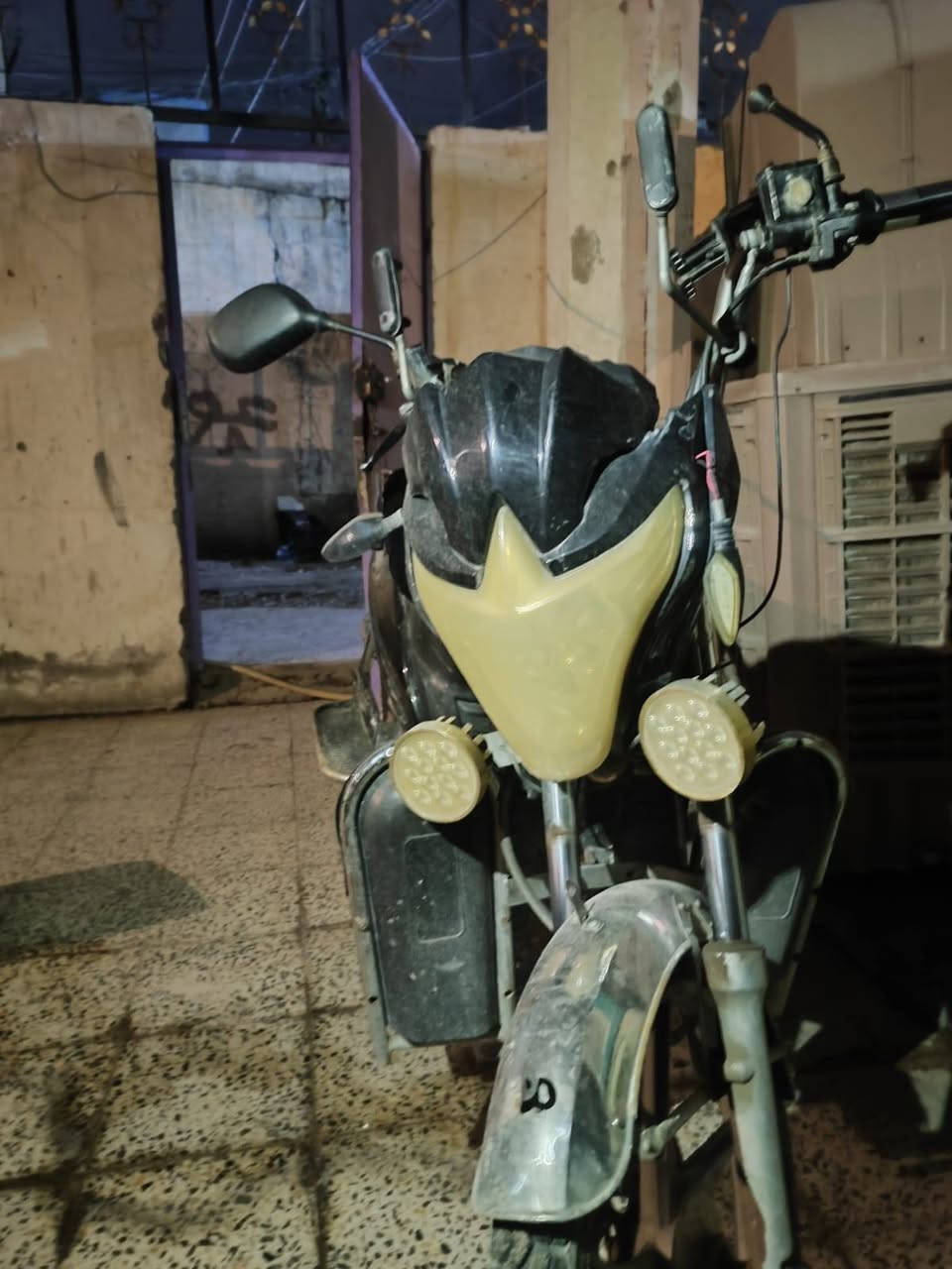 السلام عليكم موطور هارلي للبيع
بطاريات فول  شغال  السعرر 250 وبي مجال قليل  *********** للستفسار الاتصال
