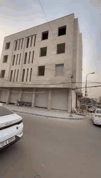 بنايه للبيع ١٣٠م واجهة ١٦م
بغداد الغدير 
٥ محلات و ٧ شقق 
شارع ورصيف عريض 
للإستفسار أكثر 
***********
