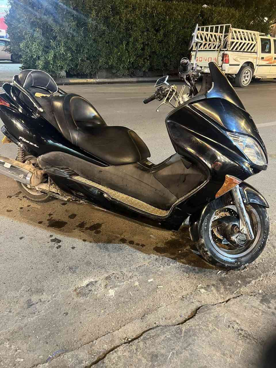 سلام عليكم 
فورزه 08 كير 
3 وضعيات قياده 
6 نمر 
الدراجه كامله مابيها نقص 
جديده وعله ايدي 
تجي وتشوف بعينك 
مكاني الصليخ 
سعرها مليون و 100 وبيها مجال 
***********
