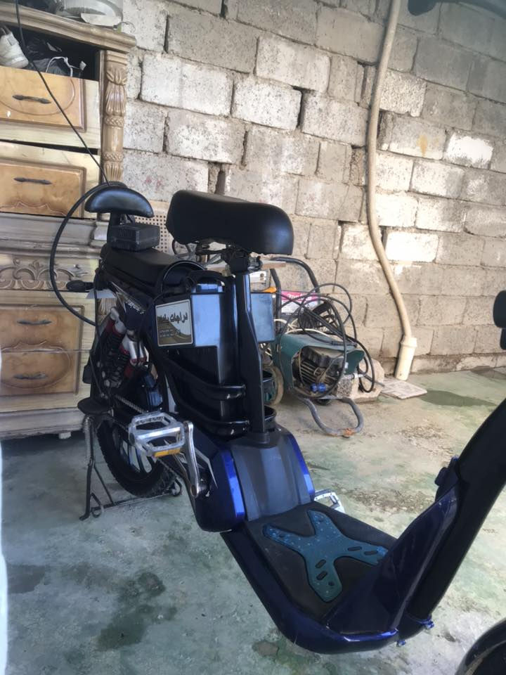 السلام عليكم دراجه شحن 4بطاريات للبيع الدراجه بيه بطاريه وحده واكفه. بس دراجه تمشي دراجه نضيفه ممستخدم صارلي شهرين من مشتريه جديده  بسواكفه بيه بطاريه وحده واكفه …دراجه مداخله مصلح )(سعر275)وبيها مجال /***********عنوان. ابوغريب

