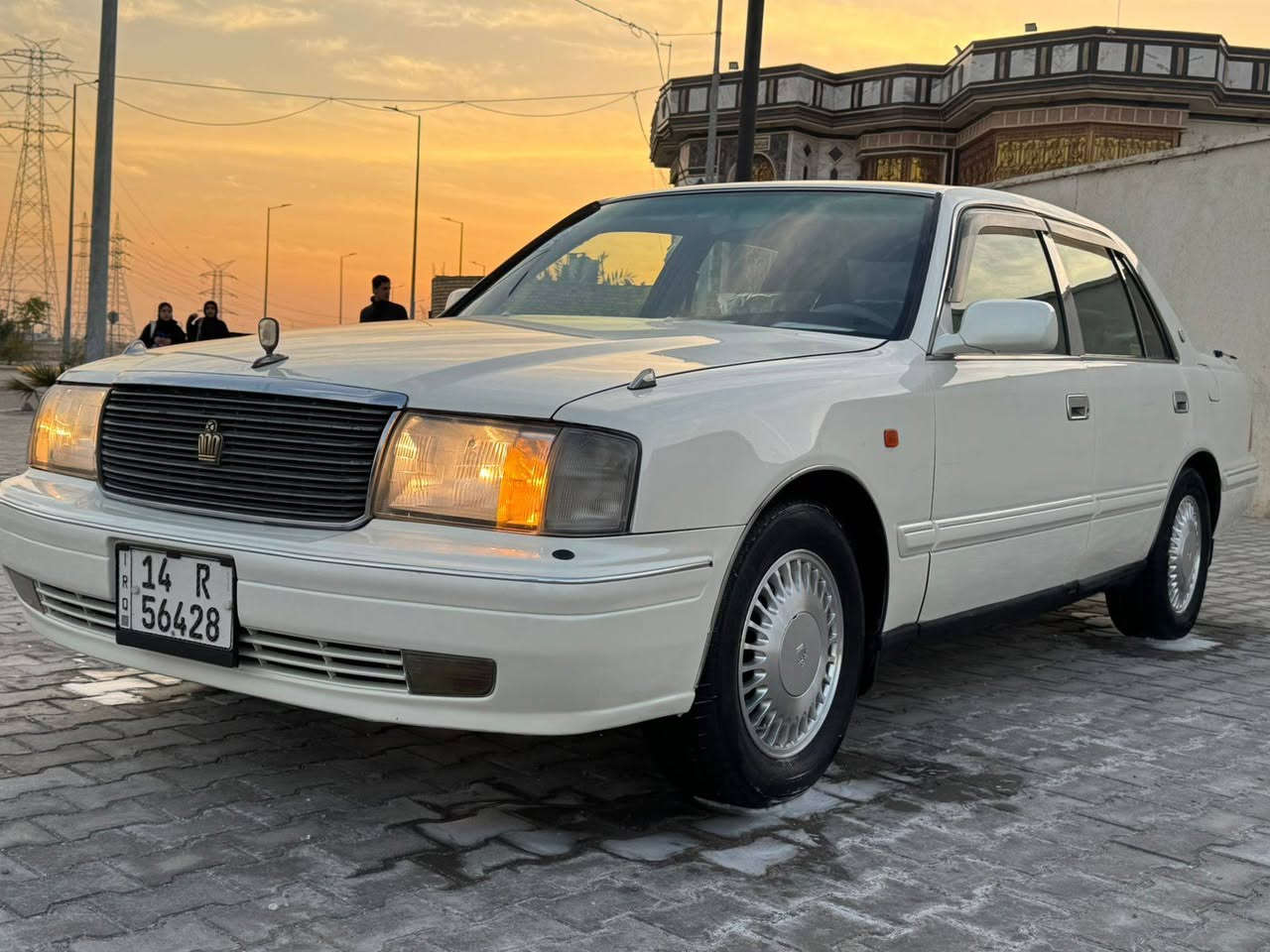 السلام عليكم
#كراون رأس الثور تكم
#مكفول من الگص ونقل الجثه 
محرك 3000  #جاهزه بدون نقص 
بأسمي سياره تحويل مباشر سنويه ورقم جديد 
#موديل 2000  
#المكان البصره 
#السعر 102
بيع فقط  #بدون مراوس 
, ***********
