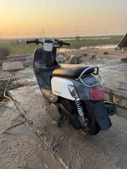 بوليسي لبيع دراجه صارله شهر من طالعه من الحاويه دراجه ينقصه مابيه كله شقاله  كله مختمه بلاد مكينه 49 مامفتوحه نوزل  مستعجل عله بيعه 1000 مليون وبيه مجال *********** العنوان قرنه شرش مو شراي لا يتعباه
