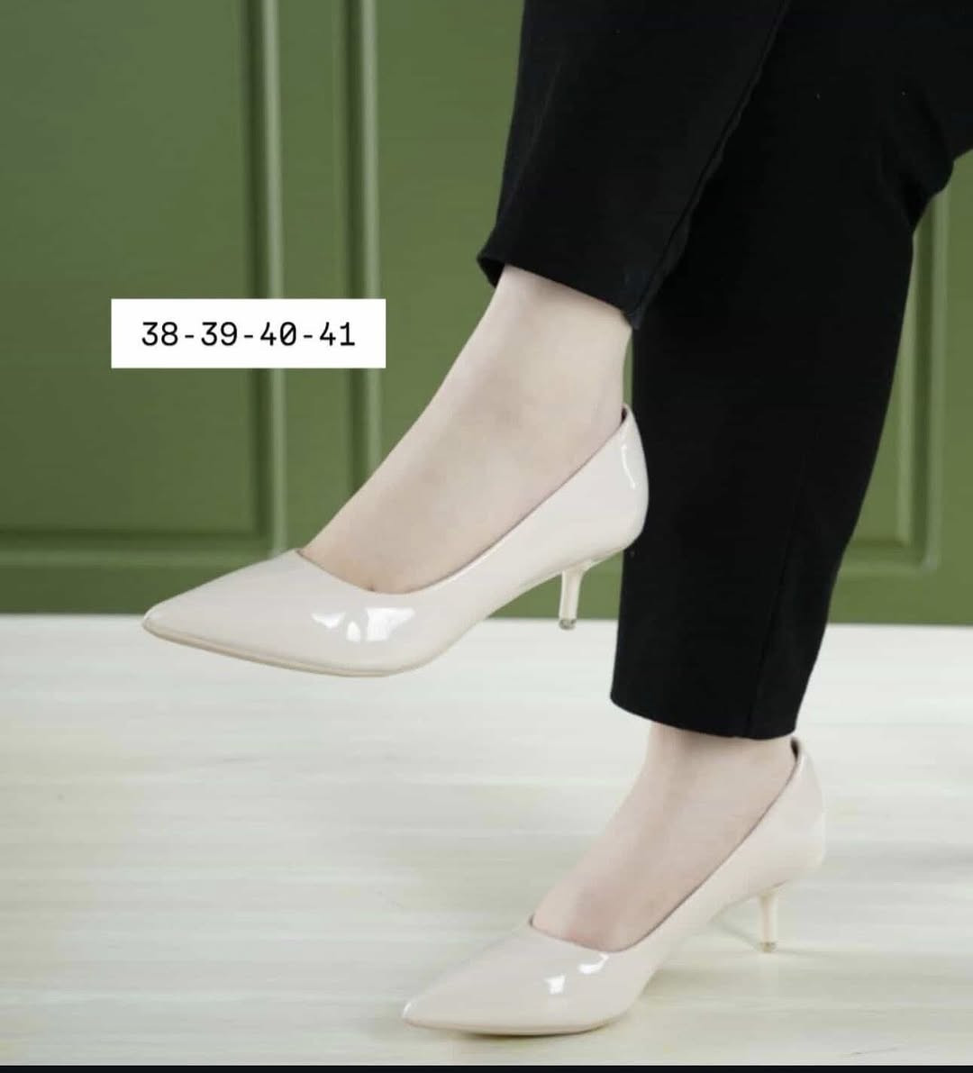 هلو بنات طلبت احذيه للعيد وامي مستلمتهم واني بالدوام ومن رجعت كدرتهم كبار قياس38 الواحد ب10 
2 ب25 ويه التوصيل
بس اللي تريدهن ب20 واني ادفع التوصيل مومشكله بس حتى اشتري غيرهم للعيد🥹


**إذا كنت صاحب هذا الإعلان وتريد حذفه لأي سبب، رجاءا أرسل رسالة إلى الدعم الفني**